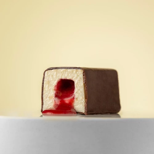 Product image Glazed bar with raspberry filling, vendor code: 4032