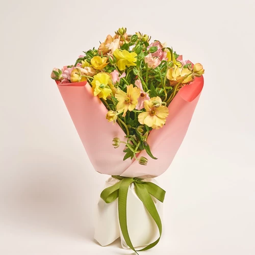 Product image Bouquet 25 Ranunculuses Butterfly Мix, packaging: Gradiens pink, vendor code: 4047