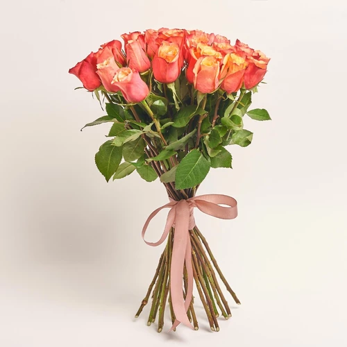 Product image Bouquet of 25 Bicolor roses, packaging: Without packaging, vendor code: 4052