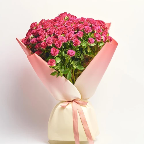 Product image Bouquet of 25 Cheyenne Spray Roses, packaging: Gradiens pink, vendor code: 4084