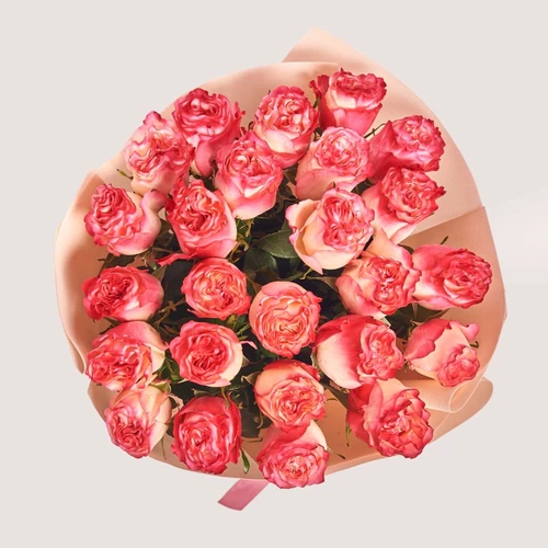 Product image Bouquet of 25 Enchantment Roses, packaging: Kafin cream, SKU: 4105