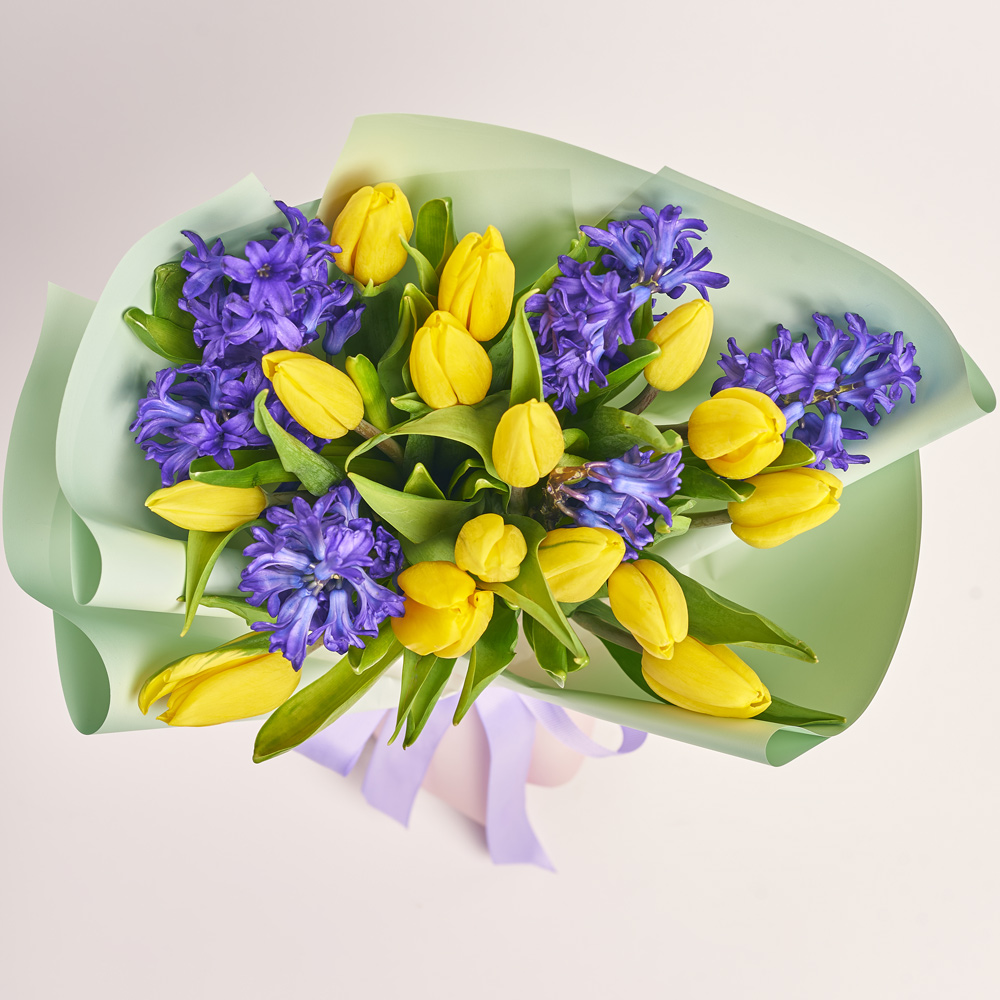 Product image Duo bouquet with Tulips and Hyacinths, packaging: Gradiens tiffany, vendor code: 3690