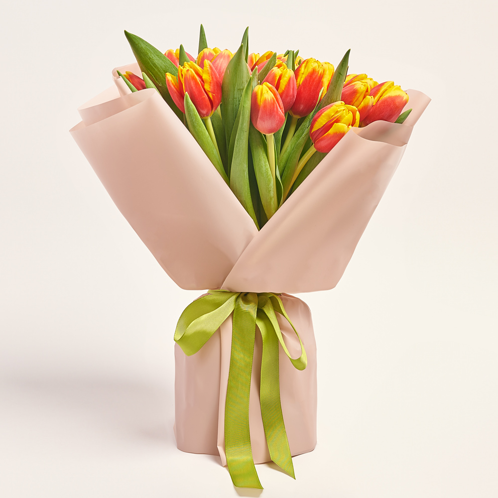 Product image Bouquet of 25 red and yellow Tulips, packaging: Powder, vendor code: 3718