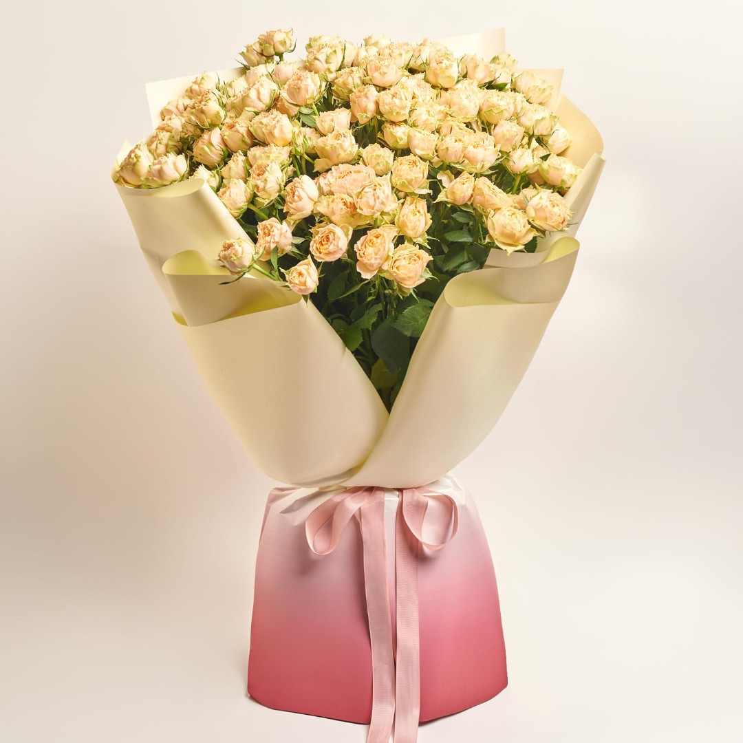Product image Bouquet of 25 Holly Spray Roses, vendor code: 4008