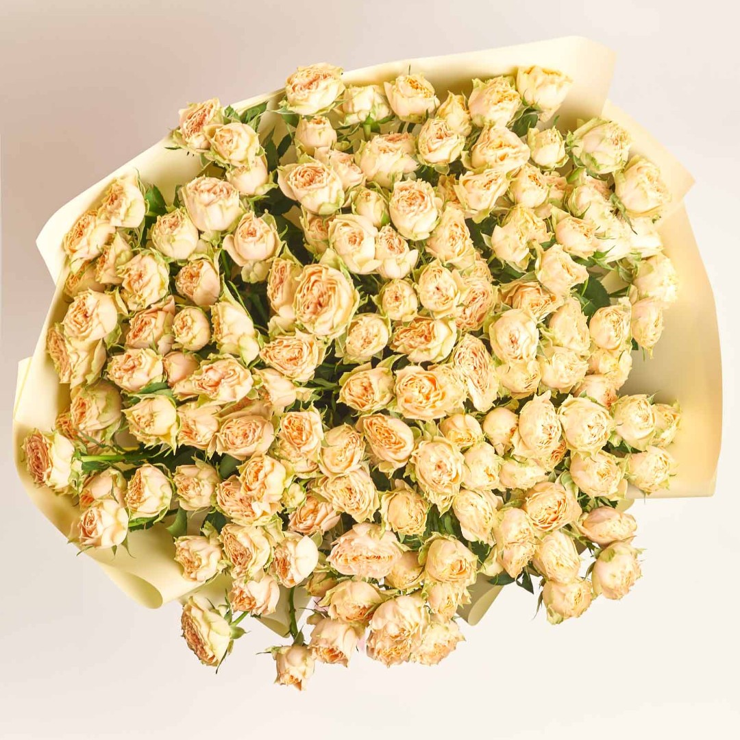 Product image Bouquet of 25 Holly Spray Roses, vendor code: 4008
