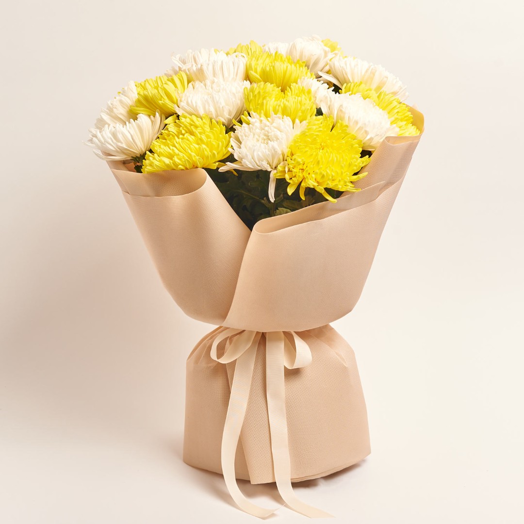 Product image Bouquet of 25 White and Yellow Single button Chrysanthemums, vendor code: 4049